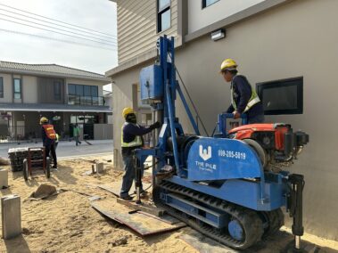 ตอกเสาเข็มไมโครไพล์ในพื้นที่แคบ