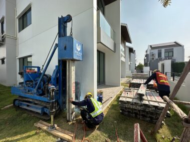 เสาเข็มไมโครไพล์ในพื้นที่แคบ